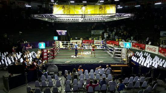 ラチャダムヌーン スタジアム